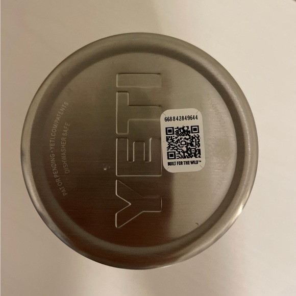 YETI Rambler 20 oz Tumbler Light Pink limited edition, textured cherry blossom - Picture 4 of 5